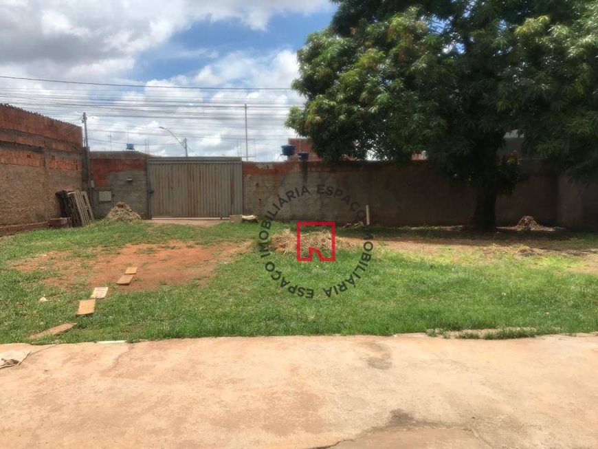 LOTE DE 405 M² COM CASA NOS FUNDOS DE 02 QUARTOS - LOTE COMERCIAL/ RESIDENCIAL