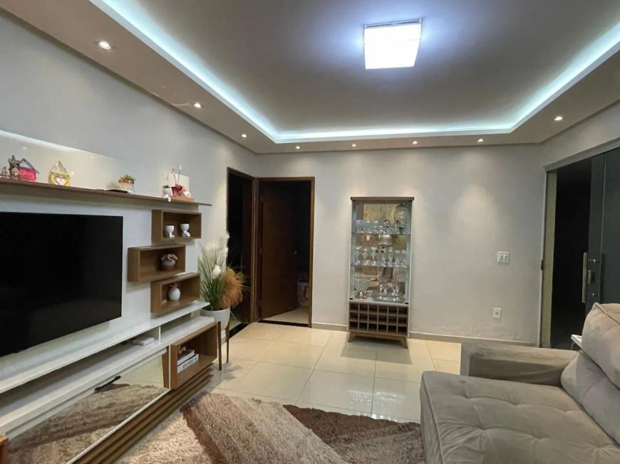 Vendo Excelente casa de 3 quartos -Qnm 40 M Norte