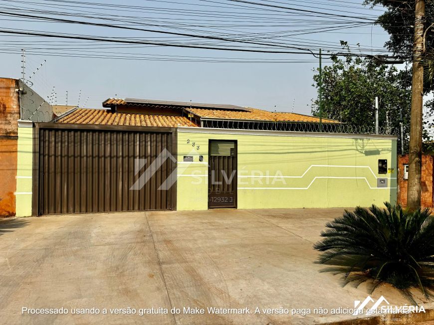 Casa com piscina e placas solares Santa Carmelia Próximo Colégio Militar