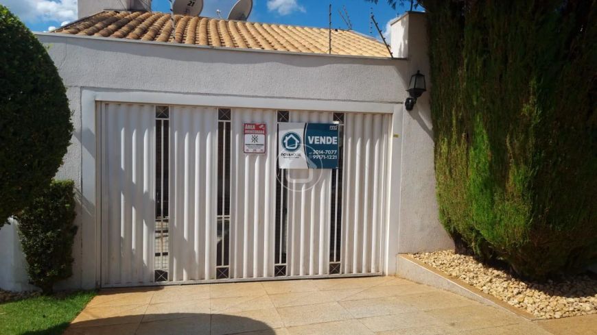 CASA COM 3 DORMITÓRIOS 1 SUÍTE