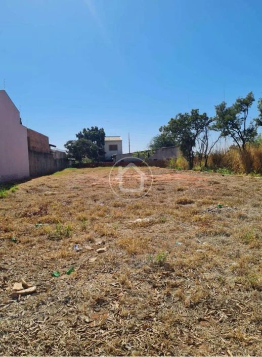 TERRENO EM EXCELENTE LOCALIZAÇÃO