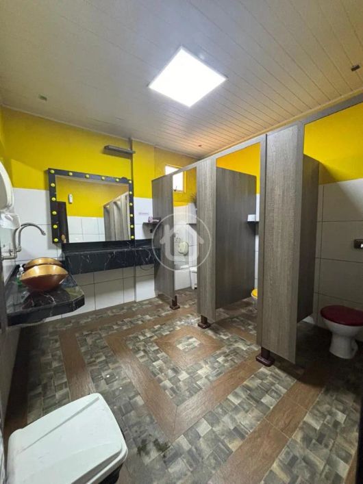 PRÉDIO COMERCIAL COM RESIDENCIA