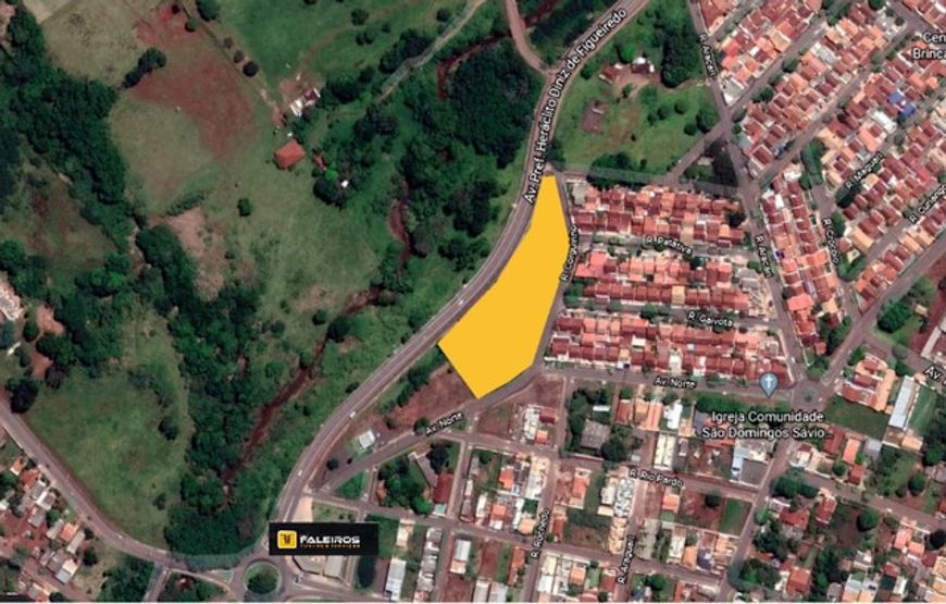 Vendo área comercial 6.162,42m²