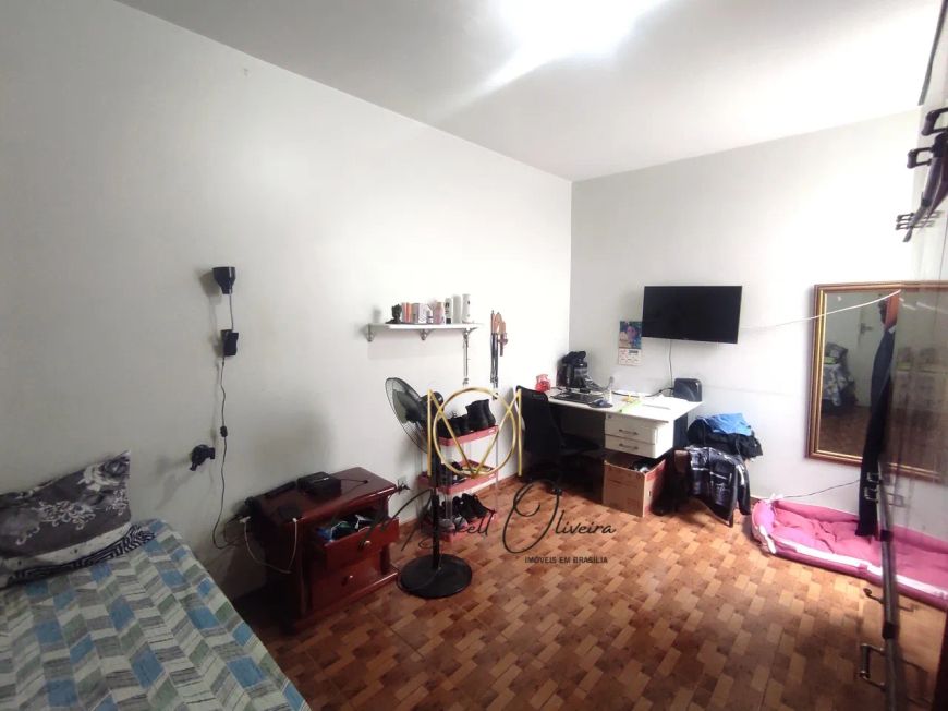 Taguatinga Casa na QNE 02 lote 350m2 ótima rua bem localizada proximo a comercial