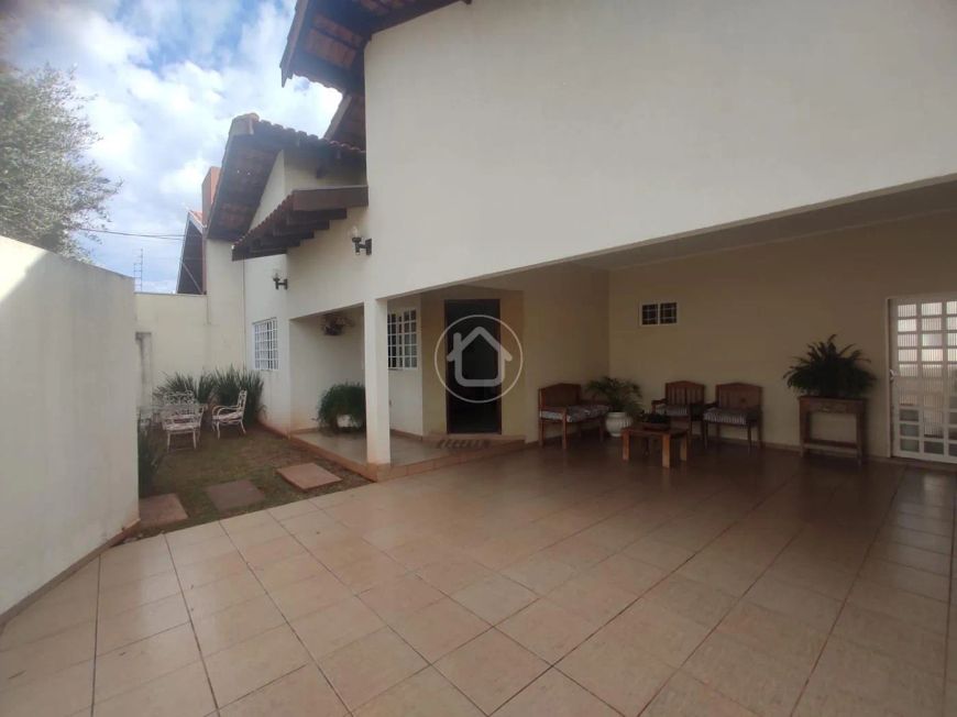 ESPACOSA CASA COM QUINTAL NO GIOCONDO ORSI