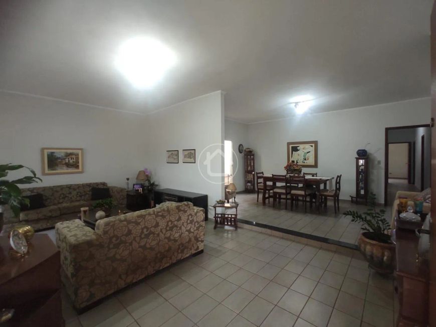 ESPACOSA CASA COM QUINTAL NO GIOCONDO ORSI