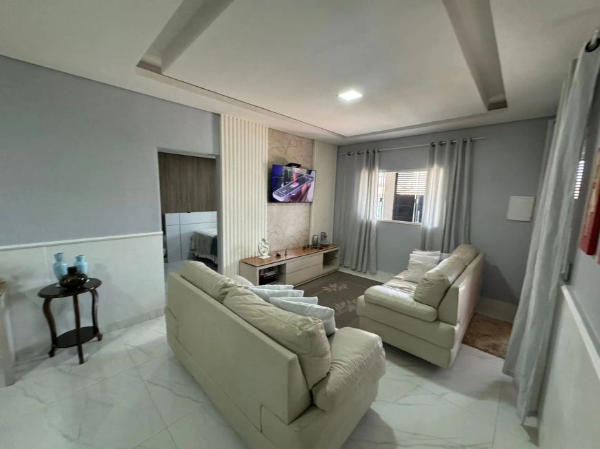 Vendo Excelente casa de 3 quartos suítes na Qnp 30.