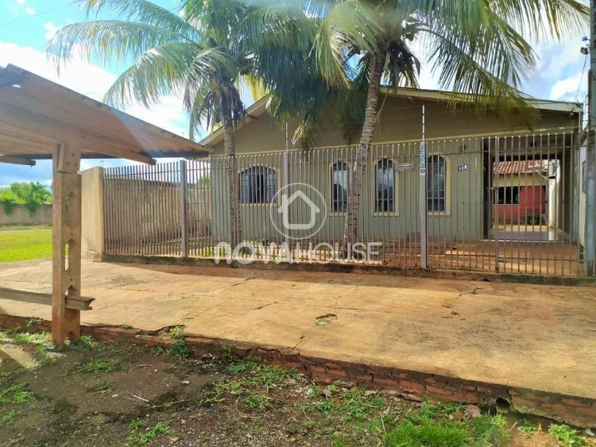 CASA COM 3 DORMITÓRIOS - UNIVERSITÁRIO