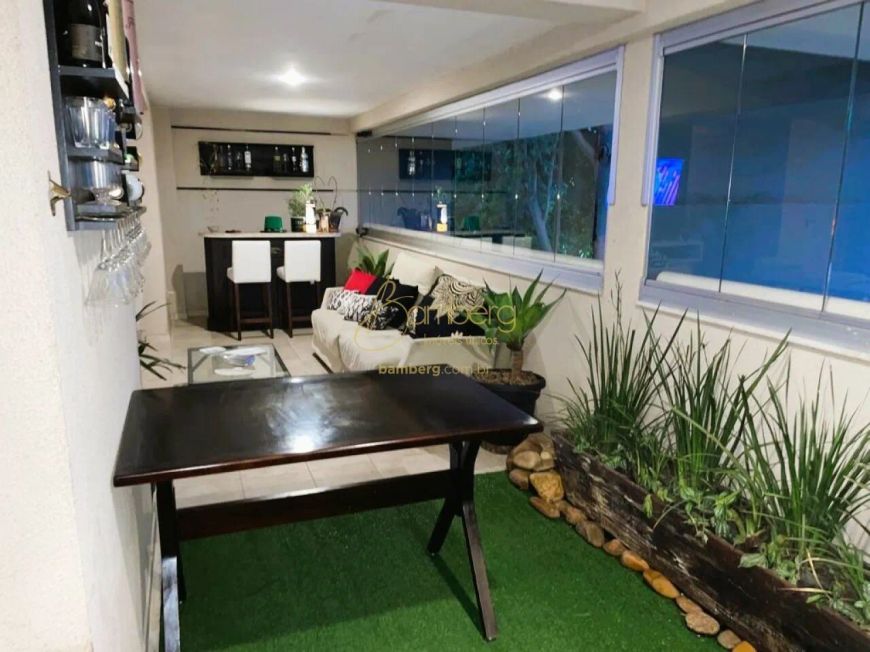 Apartamento super bem localizado. MOBILIADO