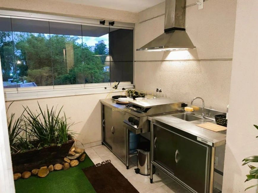 Apartamento super bem localizado. MOBILIADO