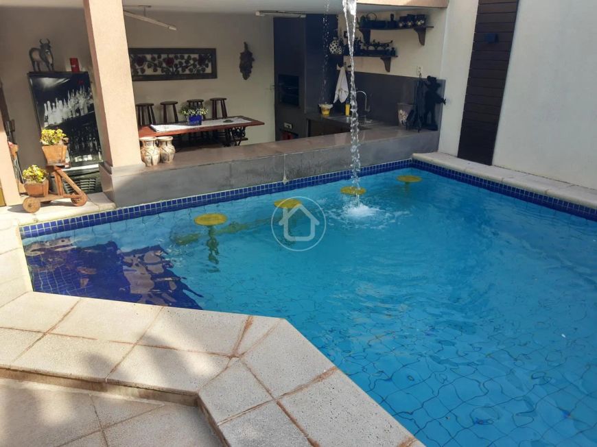 CASA NO JD MANSUR ACONCHEGANTE COM BAR MOLHADO
