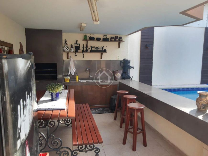 CASA NO JD MANSUR ACONCHEGANTE COM BAR MOLHADO