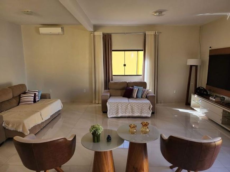 Excelente casa no Condomínio Mônaco no Incra 9 com 3 Quartos sendo 2 suítes.