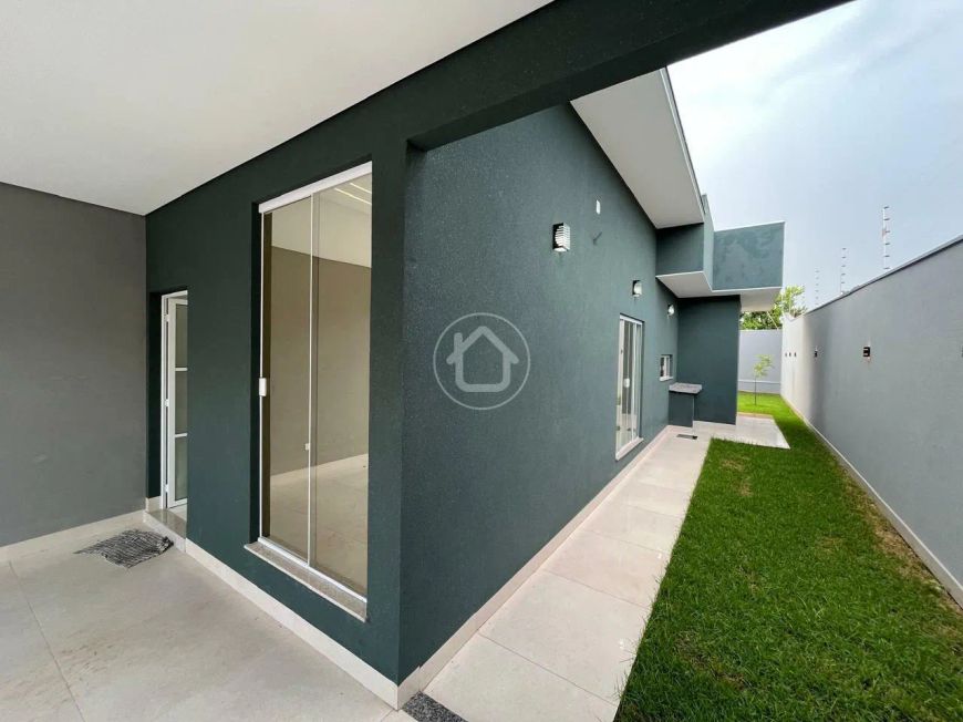CASA COM PISCINA E ÁREA GOURMET