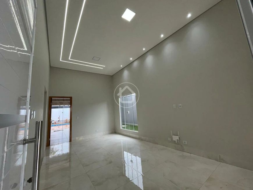 CASA COM PISCINA E ÁREA GOURMET