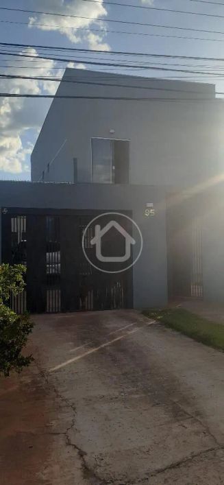 SOBRADO COM PISCINA