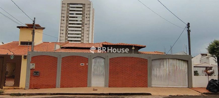 Monte Castelo | Casa 4 quartos, sendo 1 suite