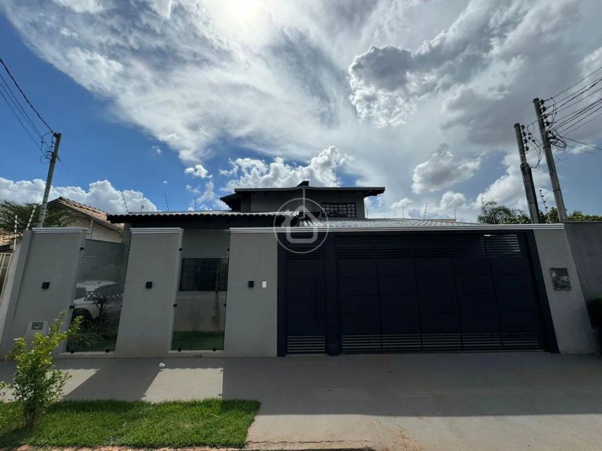 SOBRADO COM 4 DORMITÓRIOS E GOURMET C/ PISCINA