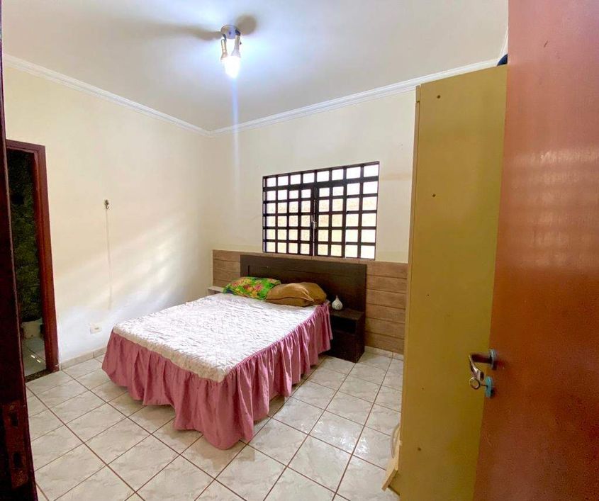 Casa Térrea à venda, 4 quartos, 1 vaga, Bairro Seminário - Campo Grande/MS
