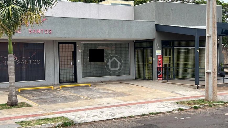 GALERIA DE SALAS COMERCIAIS NO BAIRRO TIRADENTES