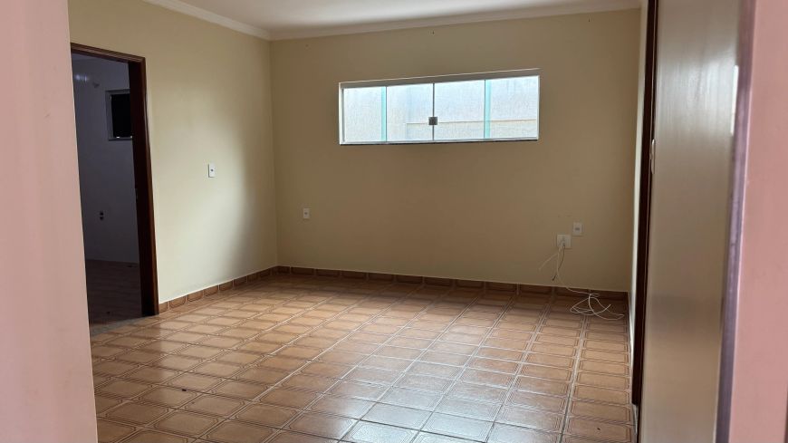 Ótima Oportunidade! Casa com 3 Moradias no Gama | Próximo ao Comércio principal Setor Central!