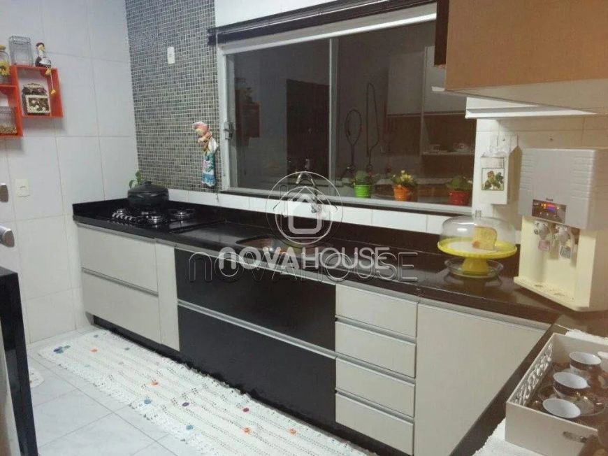 CASA NOVA E MODERNA COM 3 QUARTOS