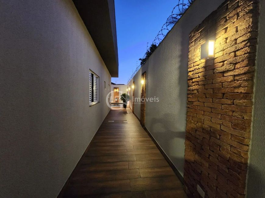 Casa à venda em Campo Grande-MS, bairro Amambaí: 3 quartos, 2 suítes, 3 salas, 2 banheiros, 3 vagas