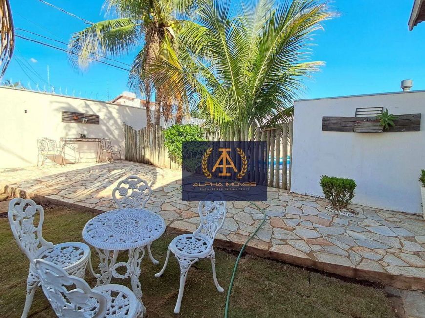 CASA COM DUPLA APTIDÃO 2 TERRENOS