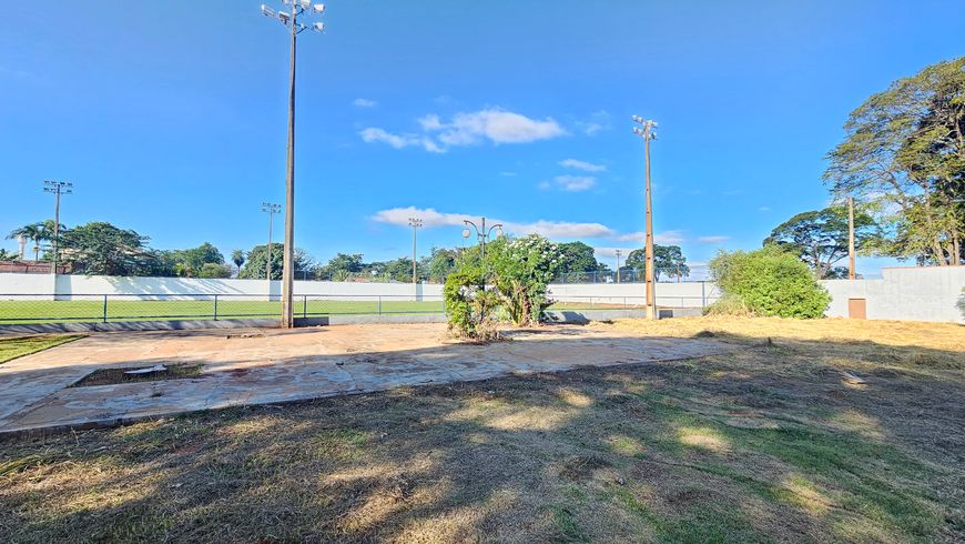 Lindo terreno a venda com 6000m² no bairro Jardim Centenário..