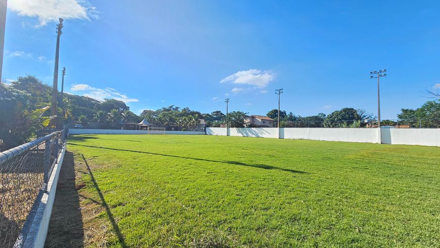 Lindo terreno a venda com 6000m² no bairro Jardim Centenário..
