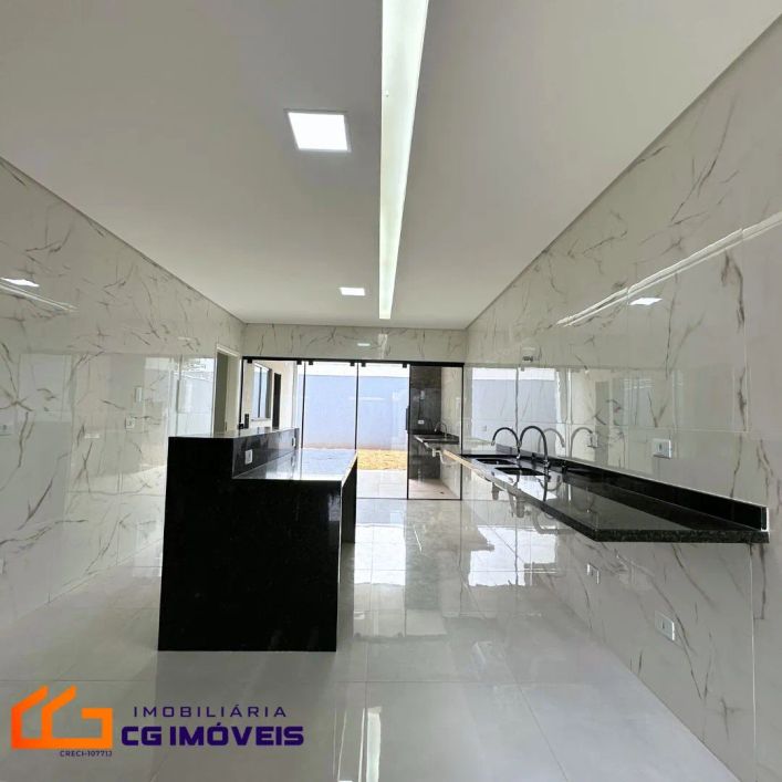 LINDO IMÓVEL COM 3 APARTAMENTOS