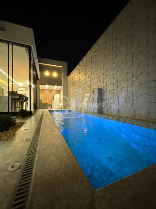 BELISSIMA CASA EM ALTO PADRAO