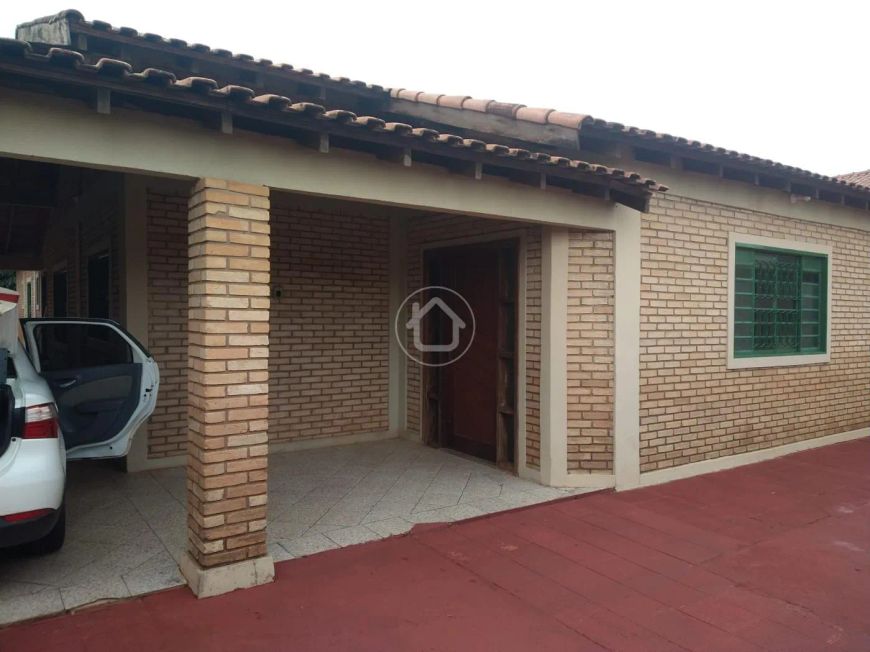 IMÓVEL COM PISCINA VILA BANDERANTES