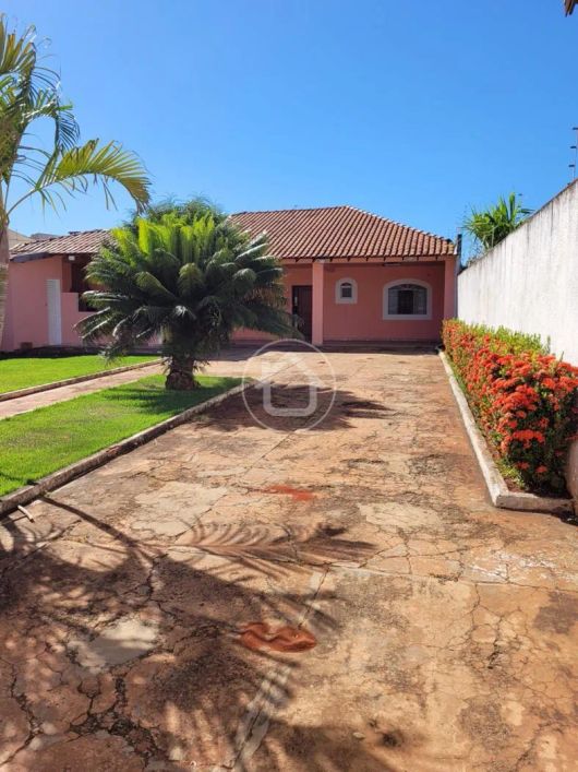 CASA COM 05 QUARTOS SENDO 01 SUÍTE -CARANDA BOSQUE