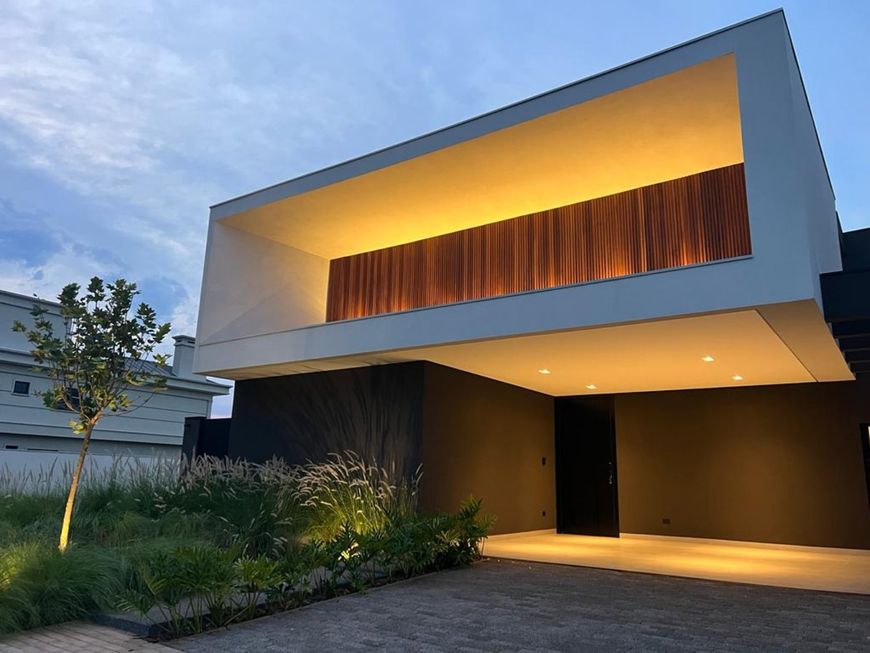 Belíssima Casa térrea de Porteira fechada no Alphaville Campo Grande III.
