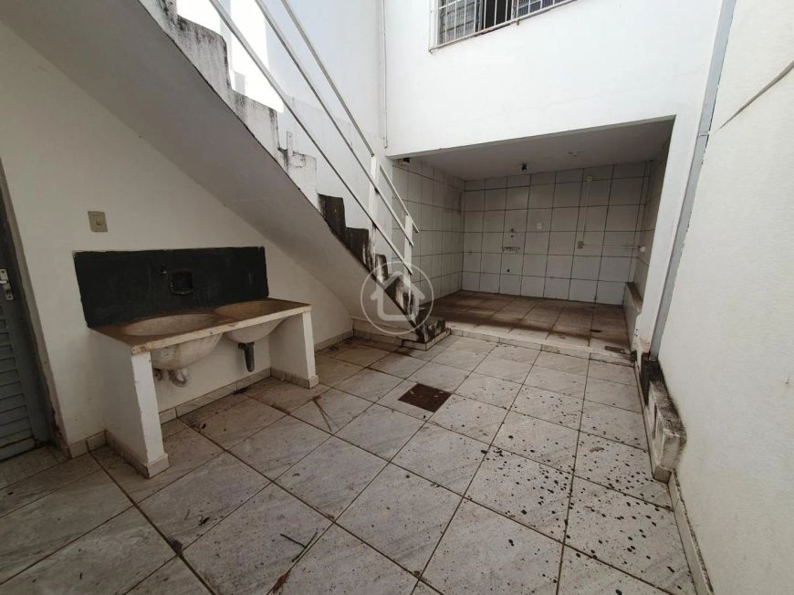 SALÃO COMERCIAL NO CENTRO COM 05 SALAS