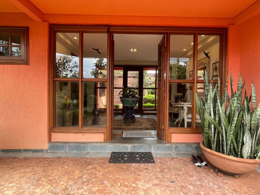CASA EXCLUSIVA COM ESTILO COLONIAL