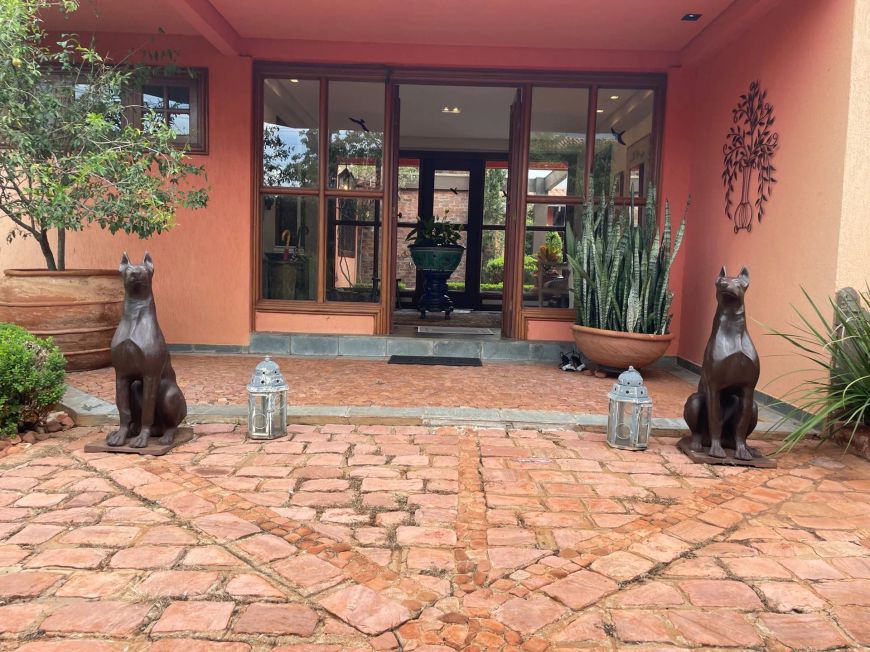 CASA EXCLUSIVA COM ESTILO COLONIAL