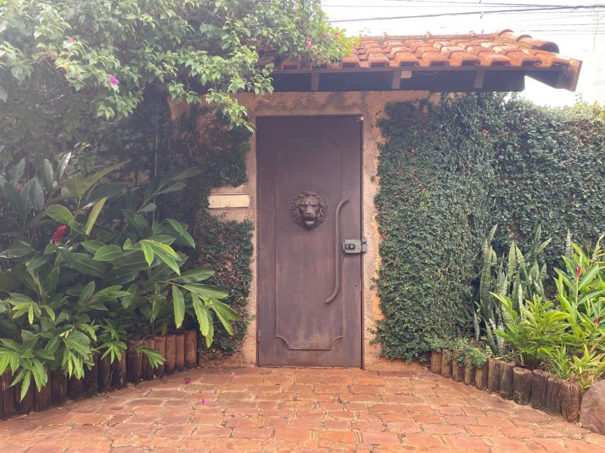 CASA EXCLUSIVA COM ESTILO COLONIAL