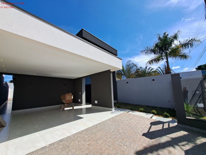 CASA NOVA / 04 SUÍTES + ESCRIT. / LOTE 450M² / ALTO PADRÃO