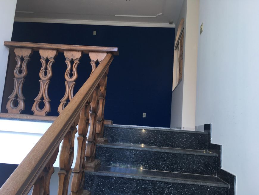 Comercial/Industrial de 700 metros quadrados no bairro Jardim dos Estados com 5 quartos