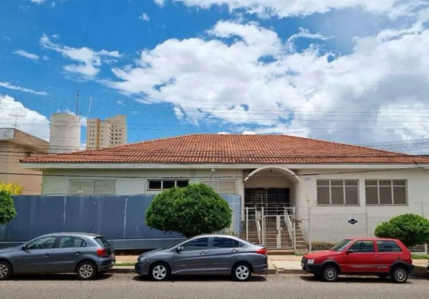 Imóvel comercial com 9 salas bem localizado no Jardim dos Estados