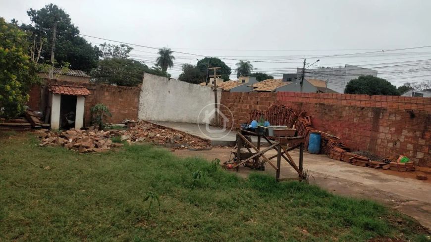 TERRENO DE ESQUINA