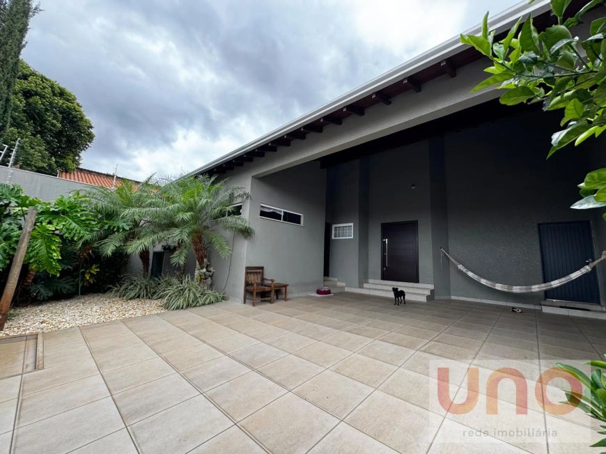 Casa térrea para venda na Giocondo Orsi a poucos metros da Av. Nelly Martins