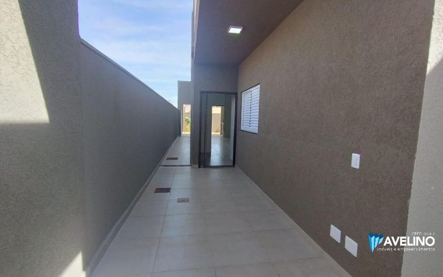 CASA COM 1 SUITE E 2 QUARTOS