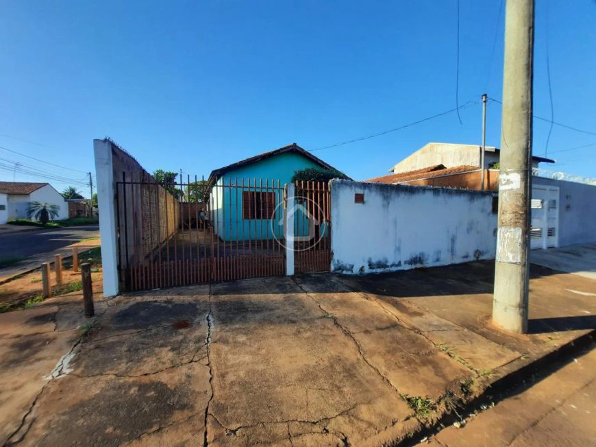 CASA COM 02 DORMITÓRIOS NO BAIRRO TIJUCA