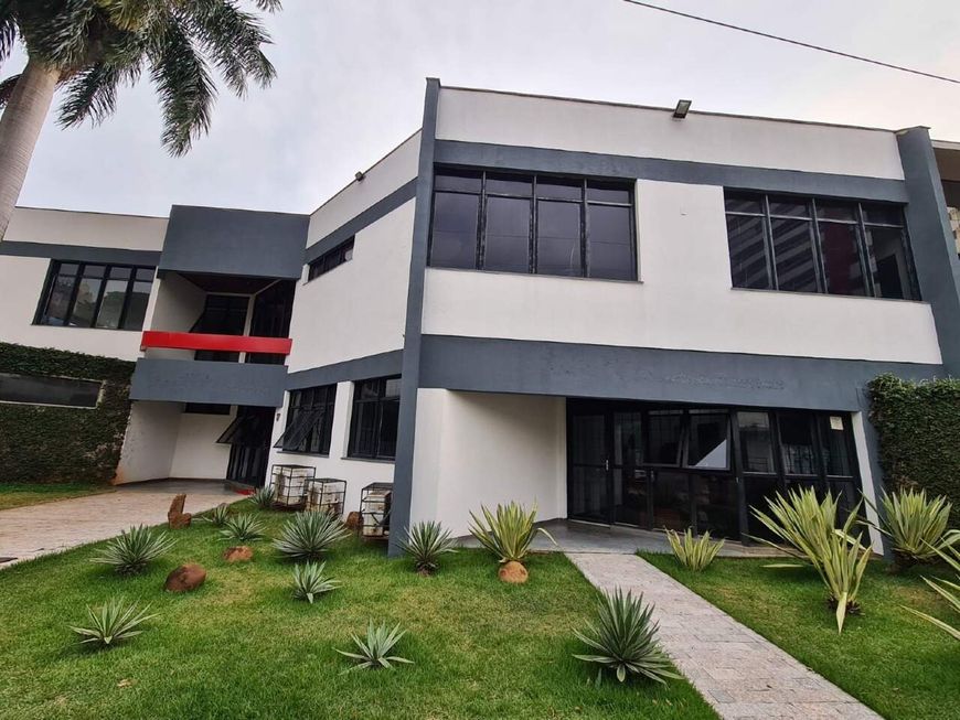 IMÓVEL COMERCIAL NO JARDIM DOS ESTADOS