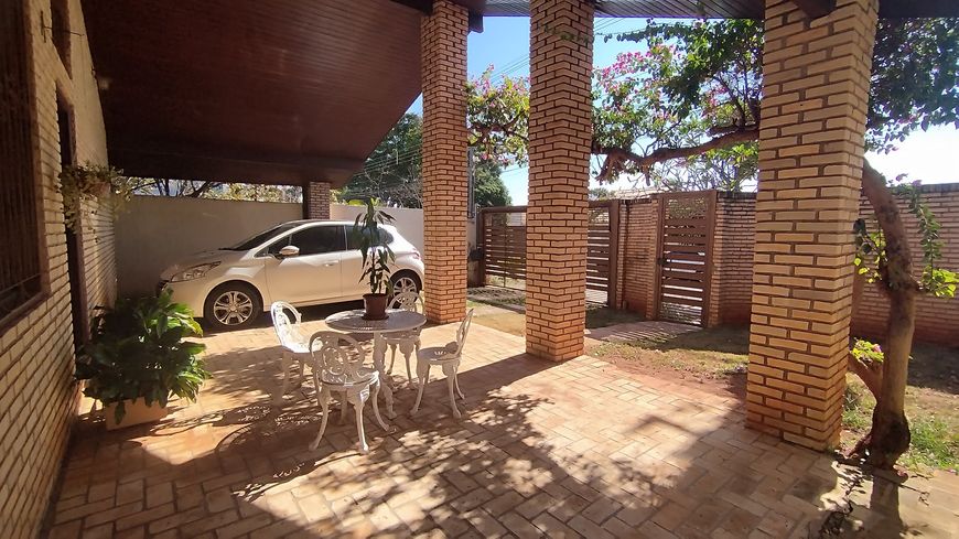 Casa no Vilas Boas, espaçosa, área gourmet c/ piscina, R$890mil.