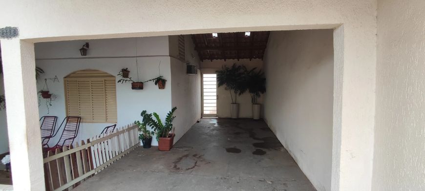 Linda Casa com Localização privilegiada no Bairro:Maria Aparecida Pedrossian