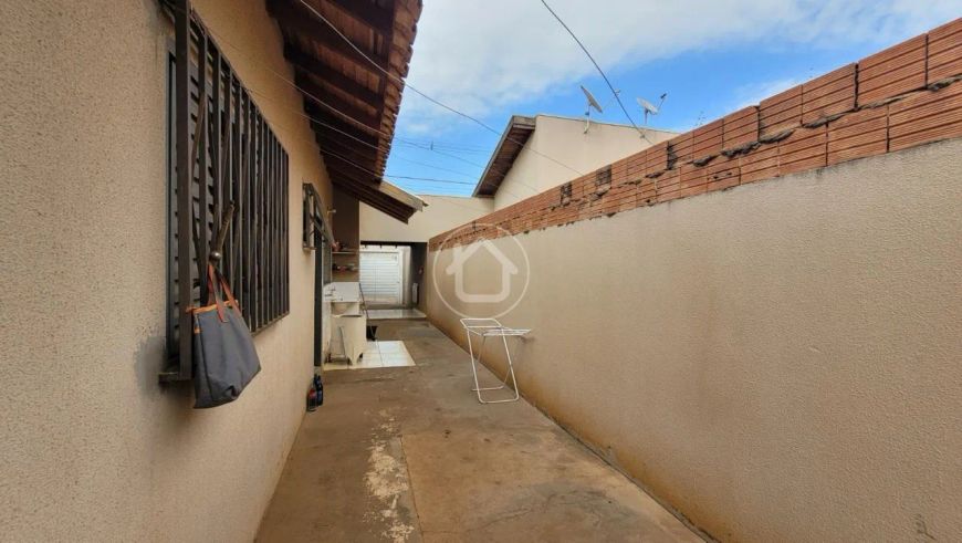 CASA COM 2 QUARTOS - NOVA CAMPO GRANDE